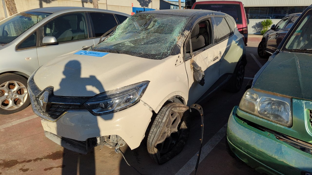 REJILLA DELANTERA RENAULT CAPTUR - vista 12