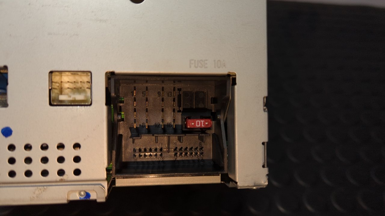 SISTEMA AUDIO / RADIO CD MERCEDES-BENZ CLASE E (W212) FAMILIAR - vista 2