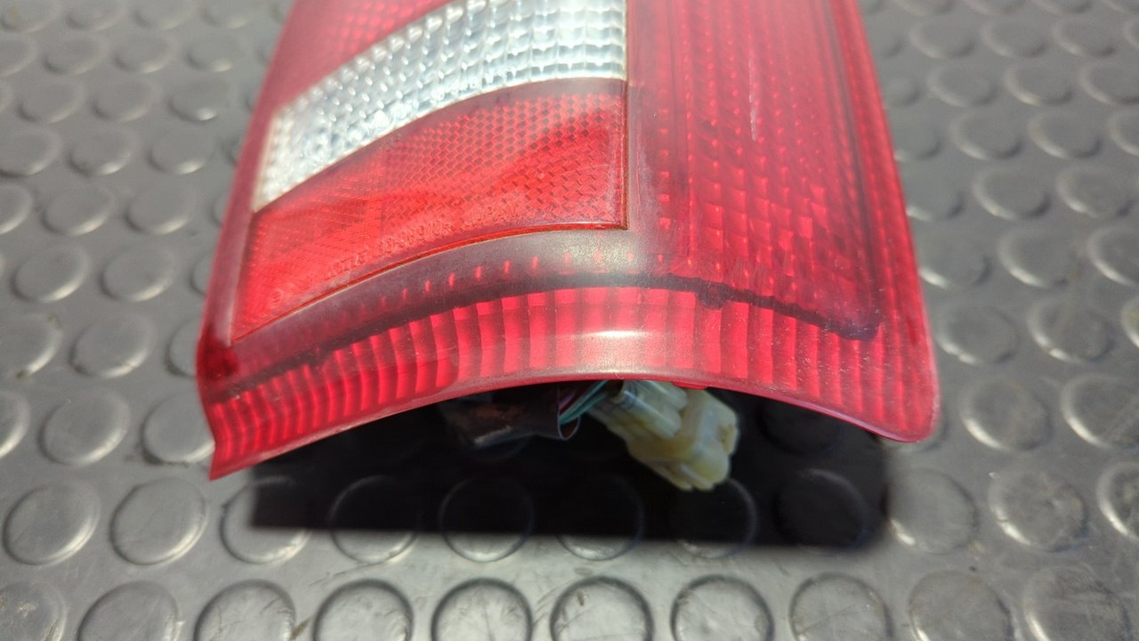 PILOTO TRASERO DERECHO TOYOTA HILUX (KUN) - vista 2