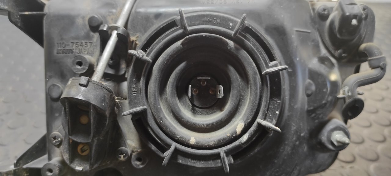 FARO IZQUIERDO TOYOTA HILUX (KUN) - vista 3