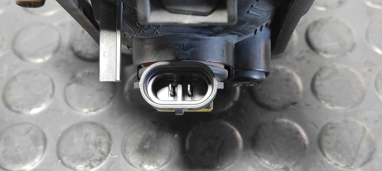 FARO ANTINIEBLA IZQUIERDO KIA CARNIVAL II - vista 5