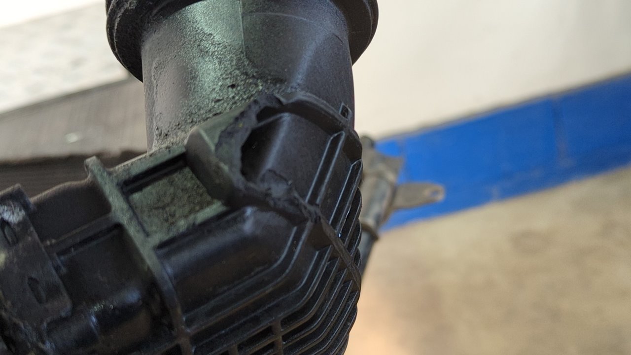 INTERCOOLER VOLKSWAGEN GOLF V BERLINA (1K1) - vista 3