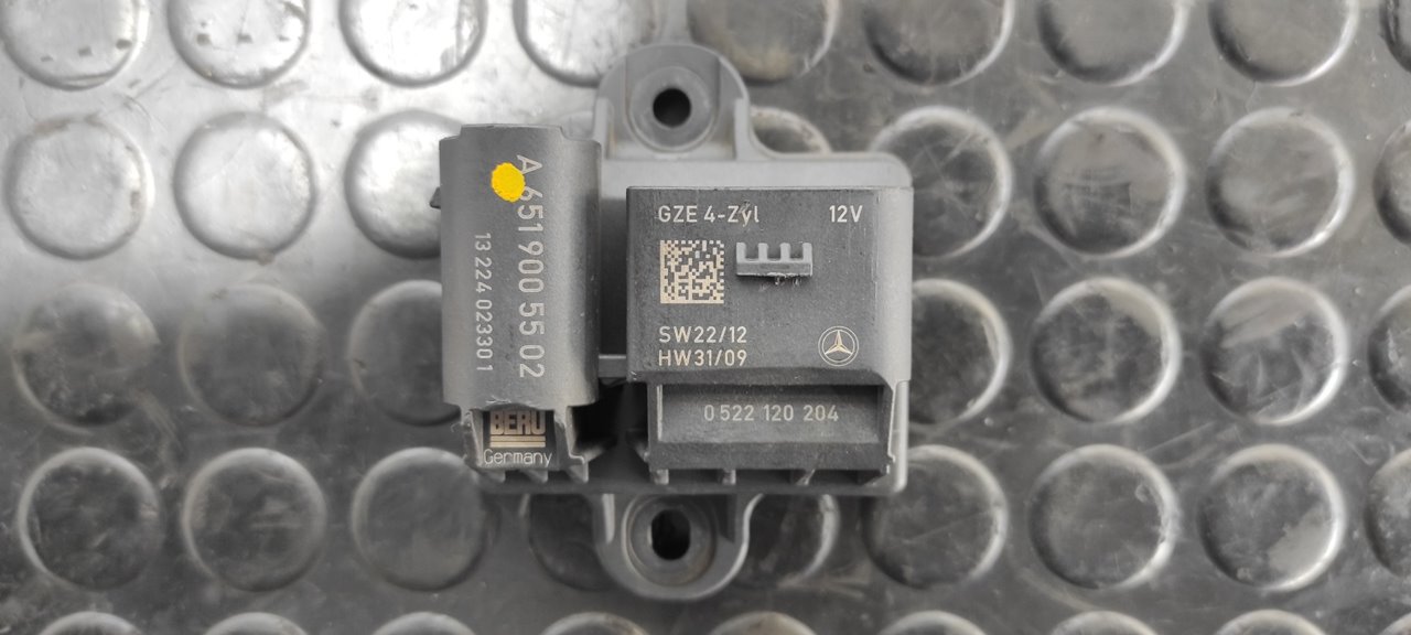 CAJA PRECALENTAMIENTO MERCEDES-BENZ CLASE C (W204) LIM.