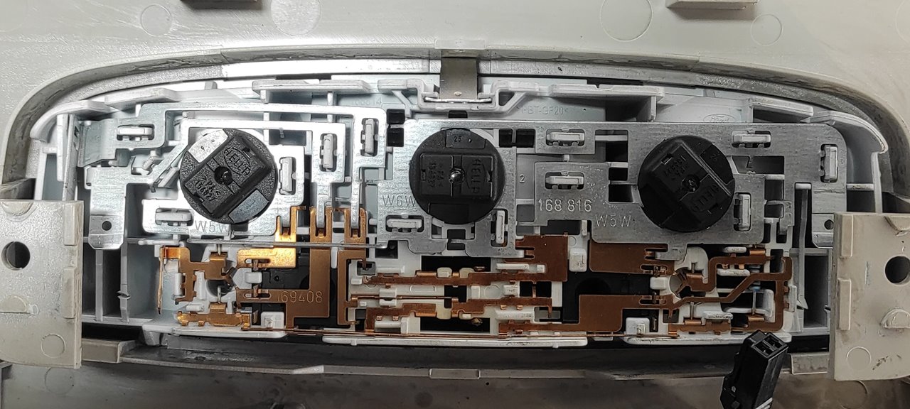 LUZ INTERIOR FORD KUGA (CBS) - vista 5