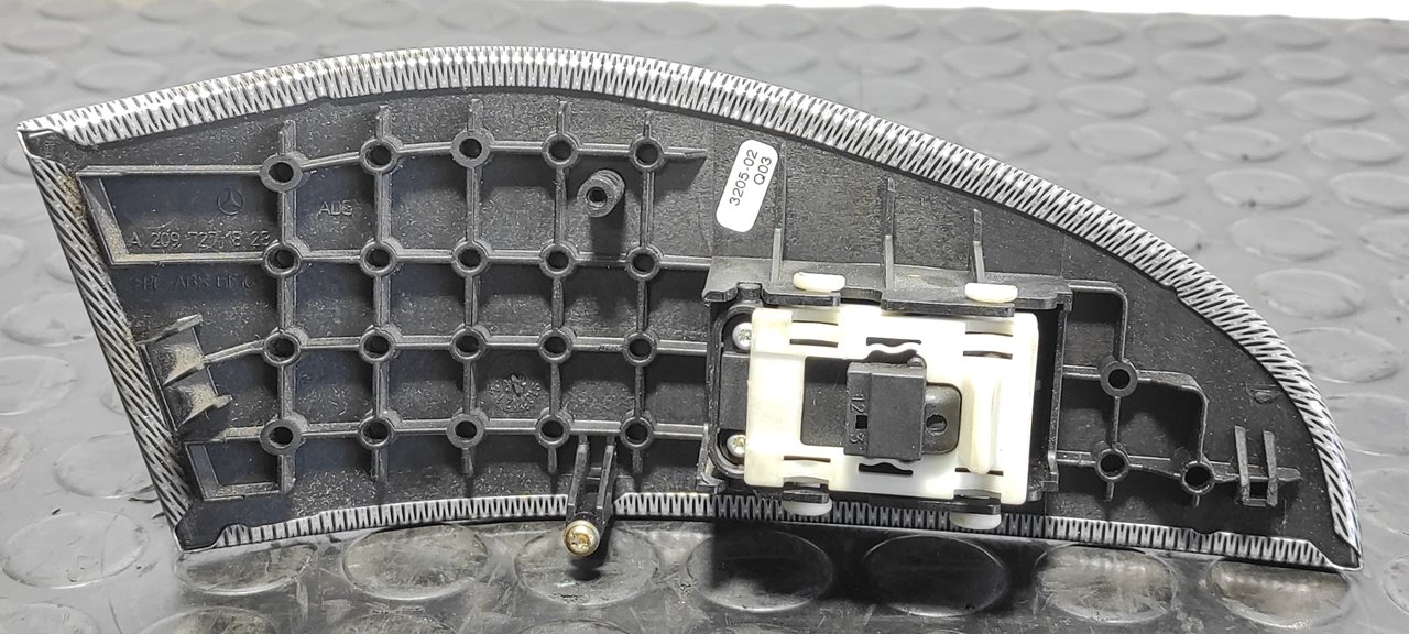 MANDO ELEVALUNAS DELANTERO DERECHO MERCEDES-BENZ CLASE CLK (W209) COUPE - vista 2