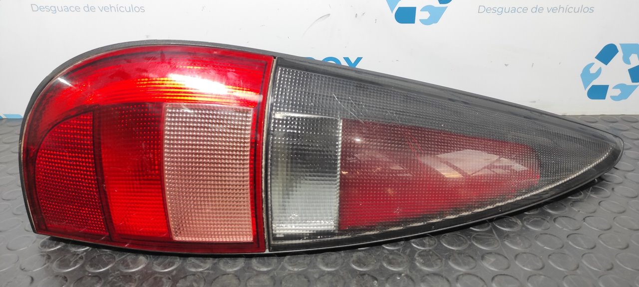 PILOTO TRASERO IZQUIERDO RENAULT LAGUNA (B56)