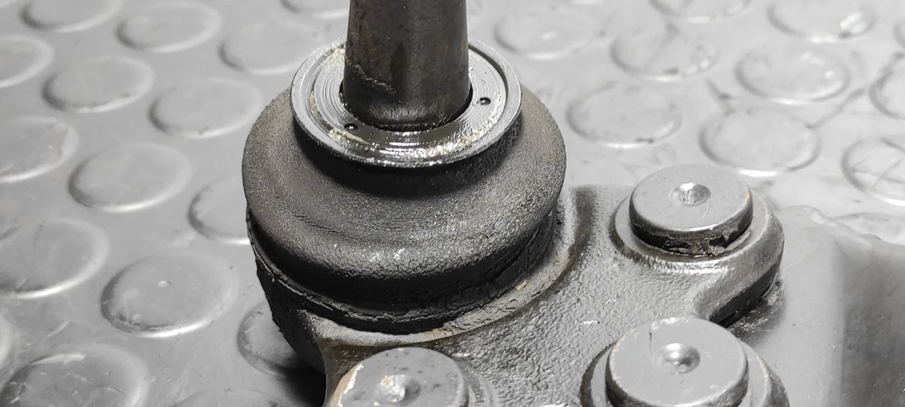 BRAZO DERECHO INFERIOR DELANTERO CHEVROLET CAPTIVA - vista 2