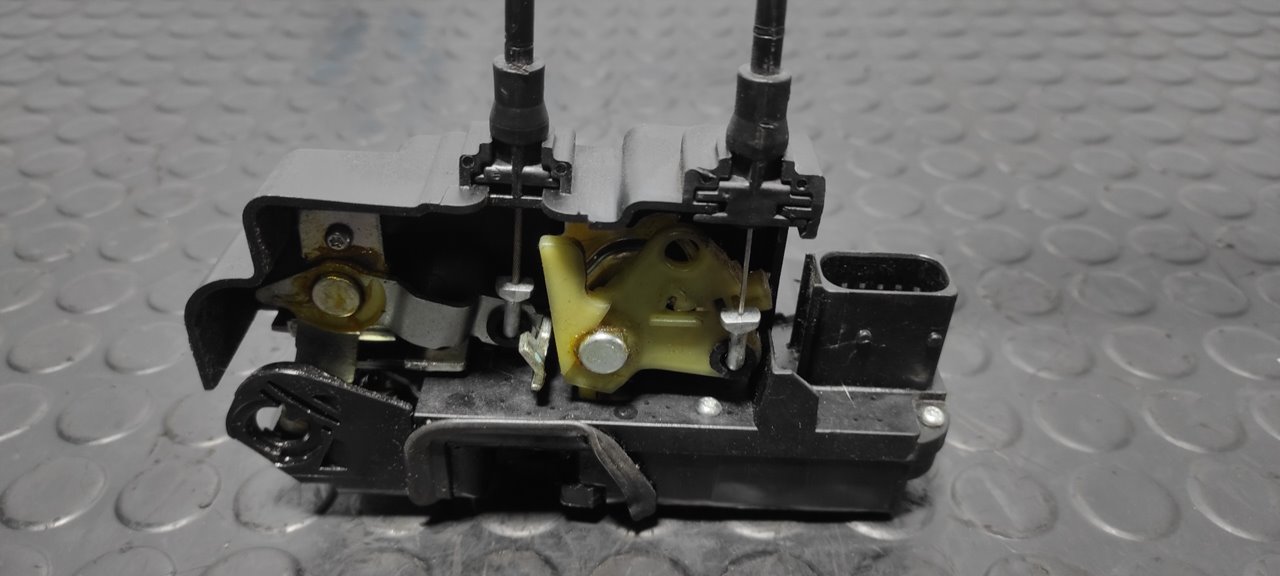 CERRADURA PUERTA DELANTERA DERECHA CHEVROLET CAPTIVA - vista 4