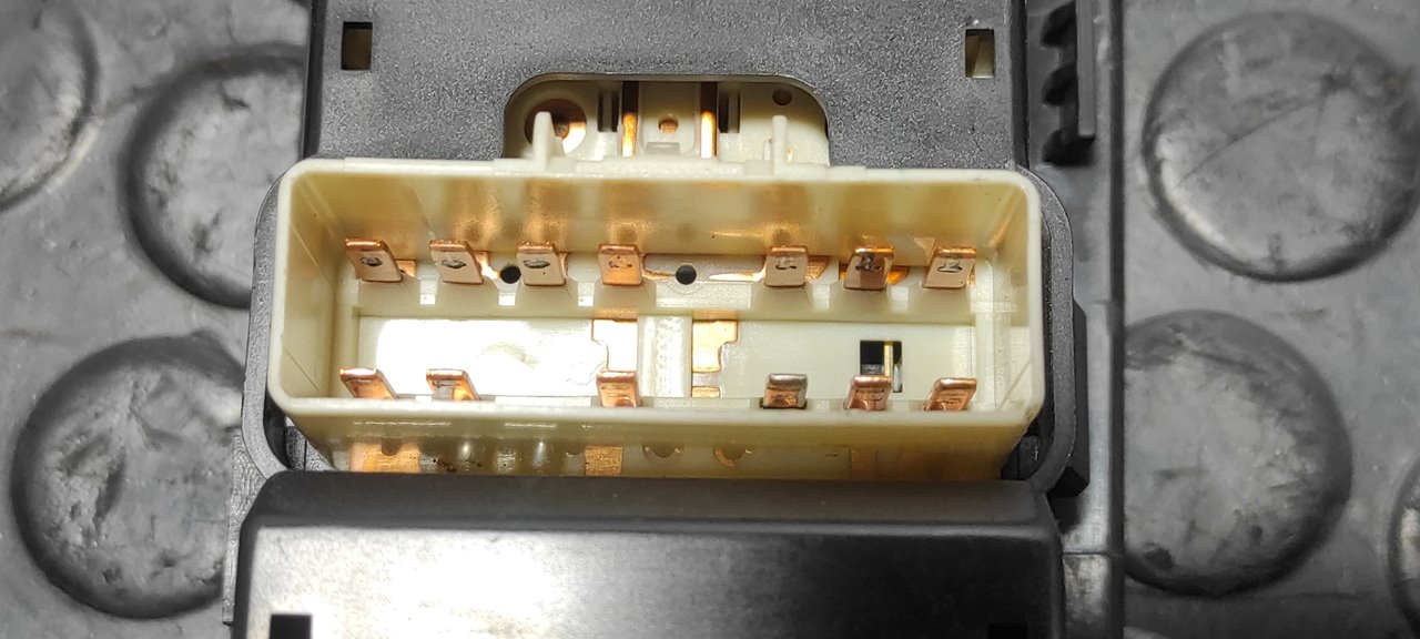 MANDO ELEVALUNAS DELANTERO IZQUIERDO CHEVROLET CAPTIVA - vista 2