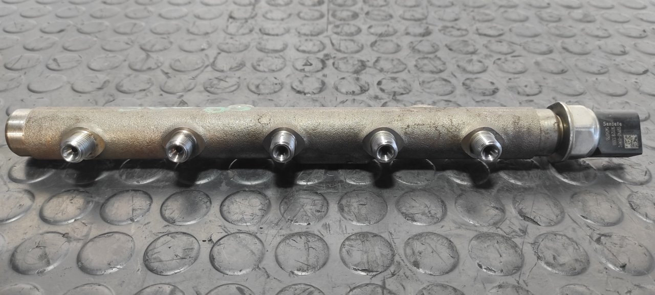 RAMPA INYECTORA FORD TRANSIT CAJA CERRADA '06 - vista 2