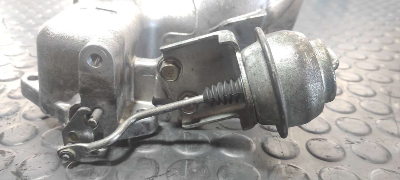 COLECTOR ADMISION RENAULT MAXITY - vista 4