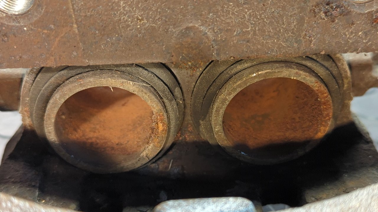 PINZA DE FRENO DELANTERA IZQUIERDA NISSAN X-TRAIL (T30) - vista 3