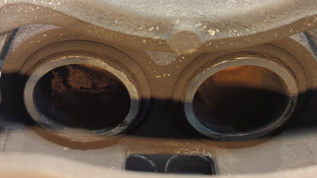 PINZA DE FRENO DELANTERA DERECHA FORD TRANSIT CAJA CERRADA '06 - vista 3