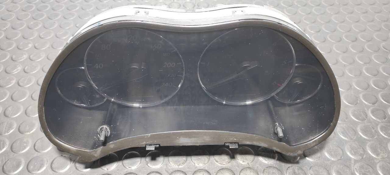 CUADRO INSTRUMENTOS TOYOTA AVENSIS BERLINA (T25) - vista 2