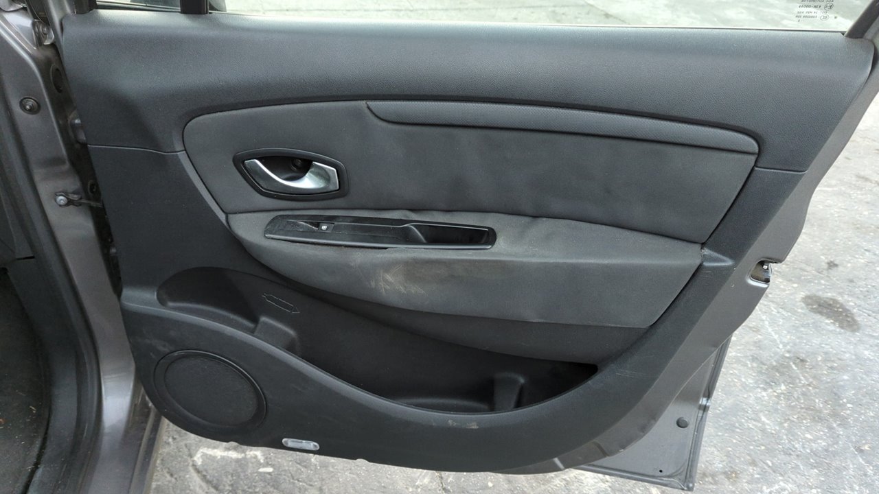 REFUERZO PARAGOLPES DELANTERO RENAULT SCENIC III - vista 9