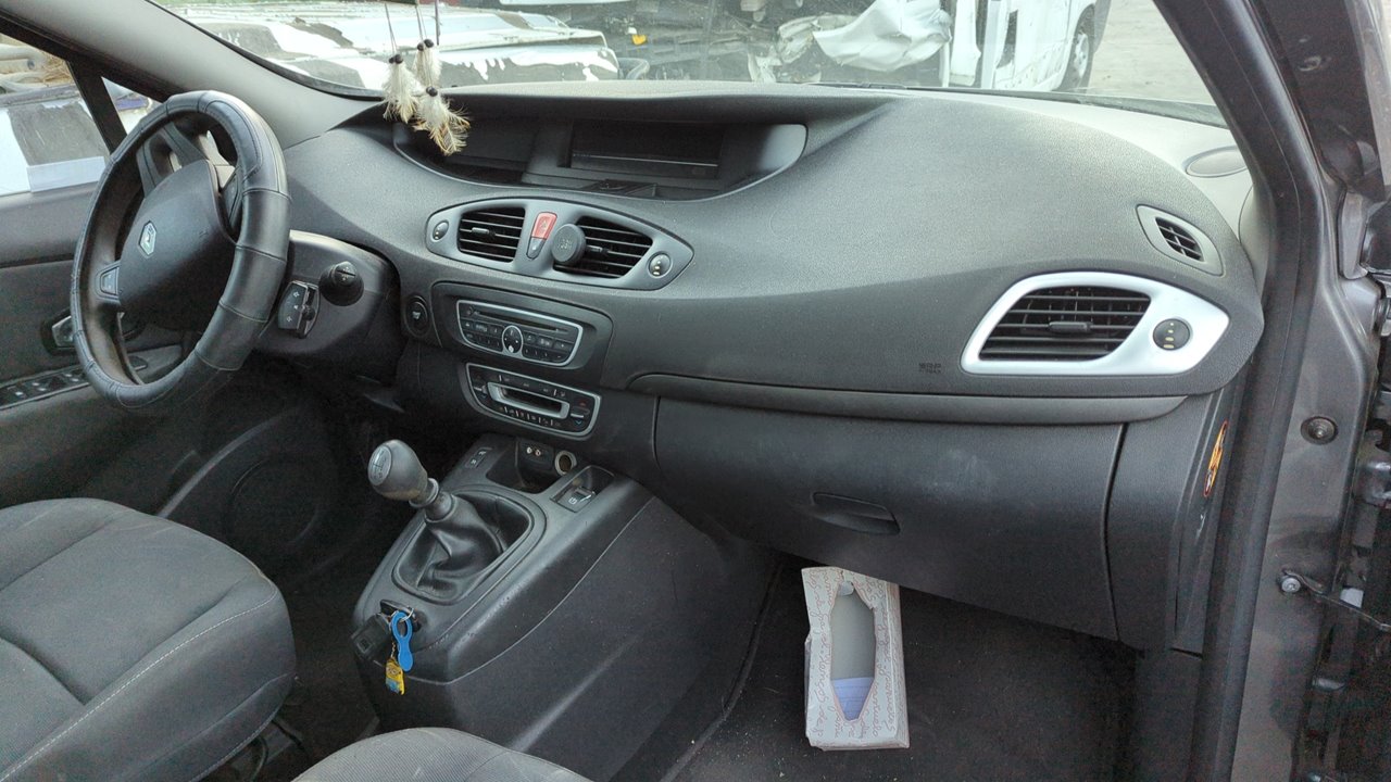 REFUERZO PARAGOLPES DELANTERO RENAULT SCENIC III - vista 10