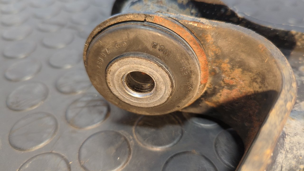 BRAZO IZQUIERDO INFERIOR DELANTERO VOLKSWAGEN GOLF V BERLINA (1K1) - vista 2