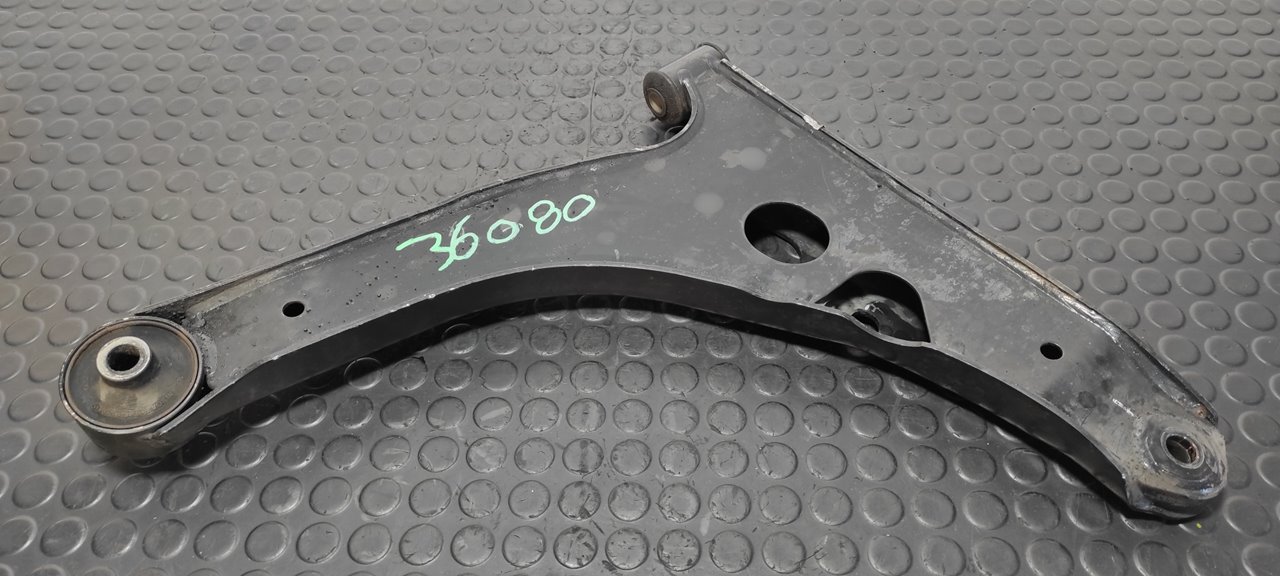 BRAZO IZQUIERDO INFERIOR DELANTERO FORD TRANSIT CAJA CERRADA '06