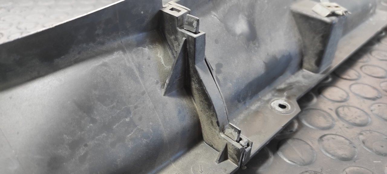 CALANDRA DELANTERA DE RADIADOR RENAULT MAXITY - vista 2