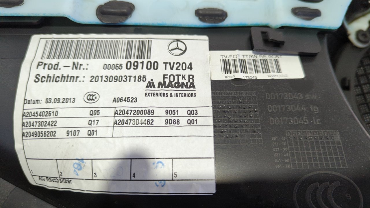 GUARNECIDO PUERTA TRASERA DERECHA MERCEDES-BENZ CLASE C (W204) LIM. - vista 4