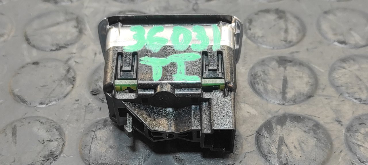 MANDO ELEVALUNAS TRASERO IZQUIERDO MERCEDES-BENZ CLASE C (W204) LIM. - vista 5