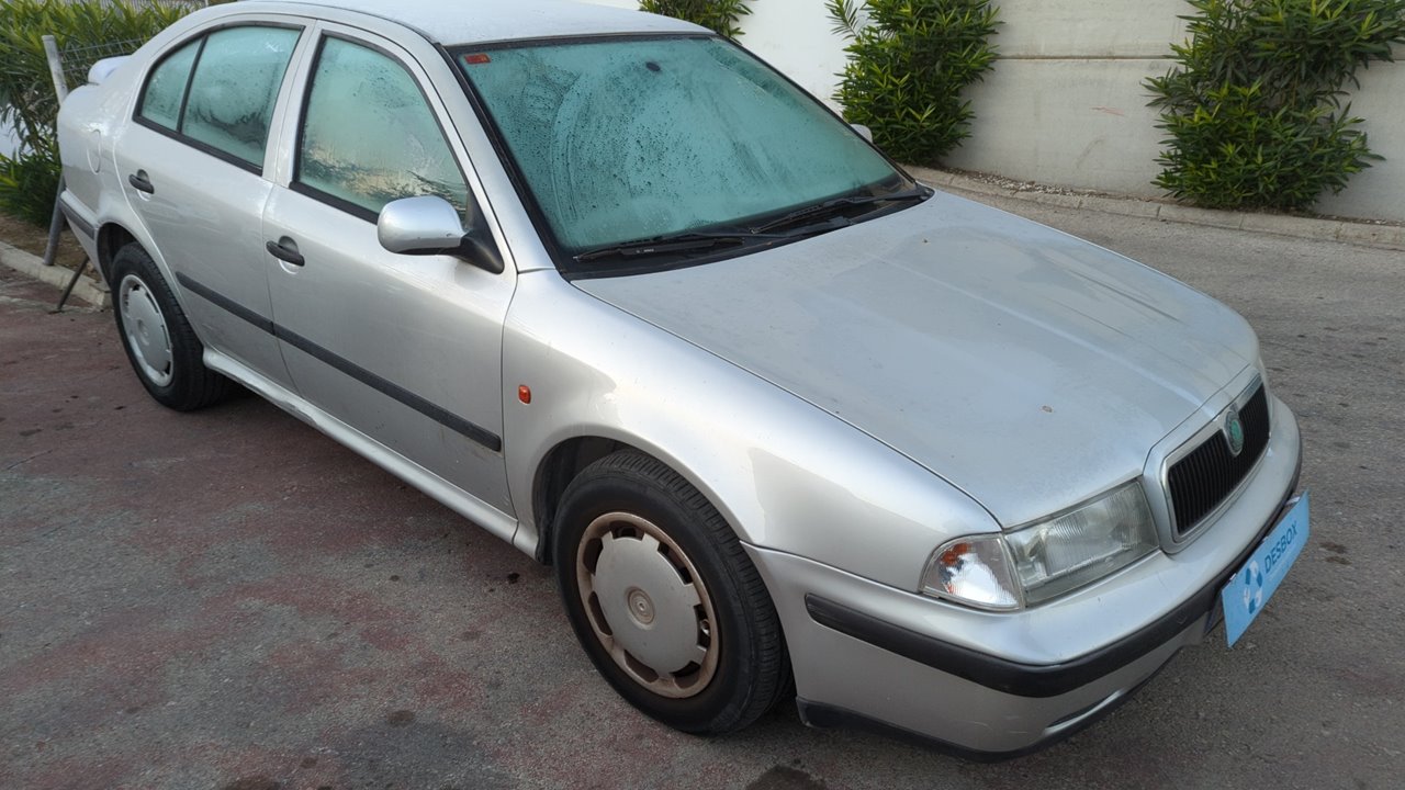 SKODA OCTAVIA BERLINA (1U2)