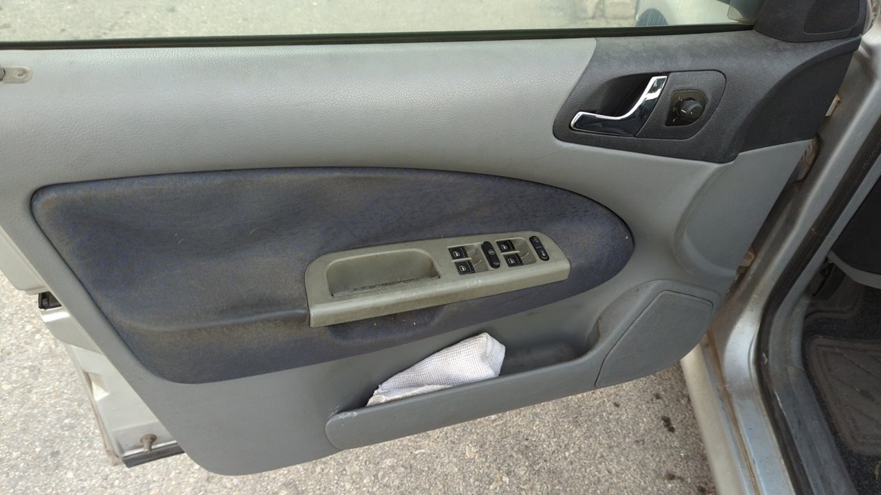 PUERTA DELANTERA DERECHA SKODA OCTAVIA BERLINA (1U2) - vista 3