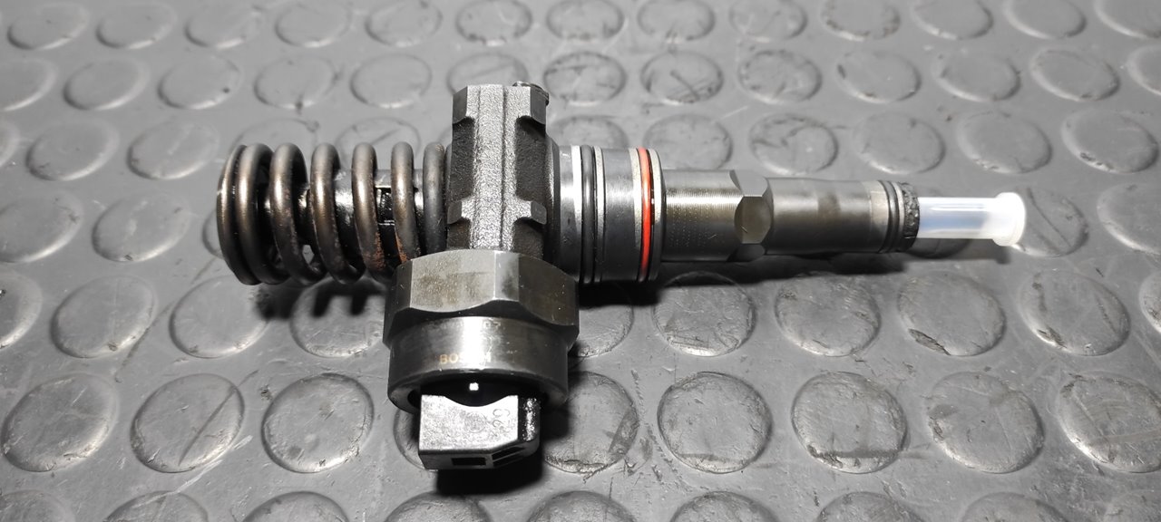 INYECTOR VOLKSWAGEN PASSAT BERLINA (3B2) - vista 2