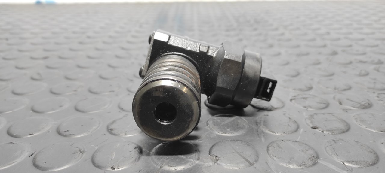 INYECTOR VOLKSWAGEN PASSAT BERLINA (3B2) - vista 3