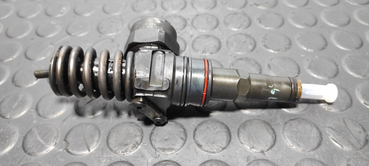 INYECTOR VOLKSWAGEN PASSAT BERLINA (3B2) - vista 2