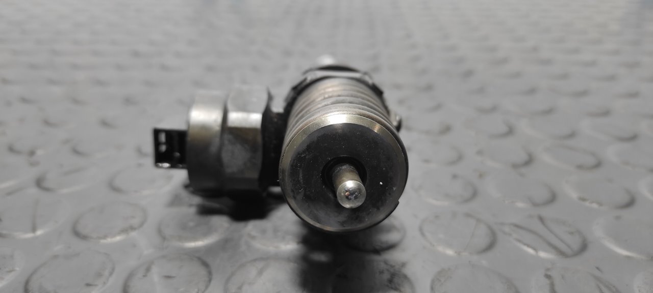 INYECTOR VOLKSWAGEN PASSAT BERLINA (3B2) - vista 4