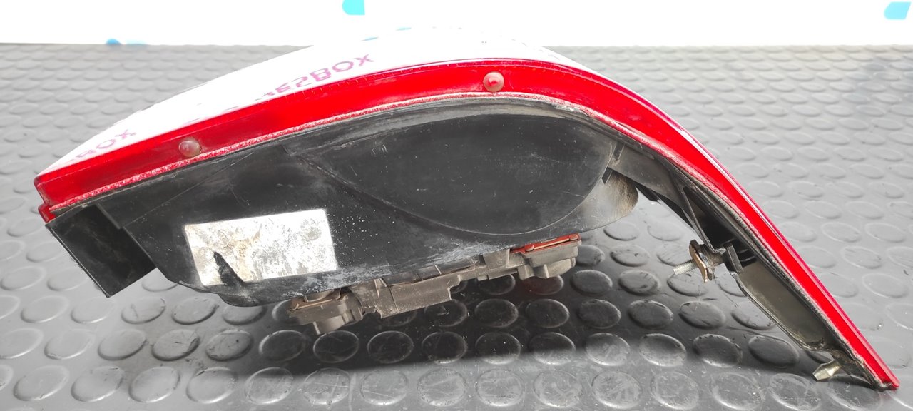 PILOTO TRASERO DERECHO VOLKSWAGEN GOLF IV BERLINA (1J1) - vista 3