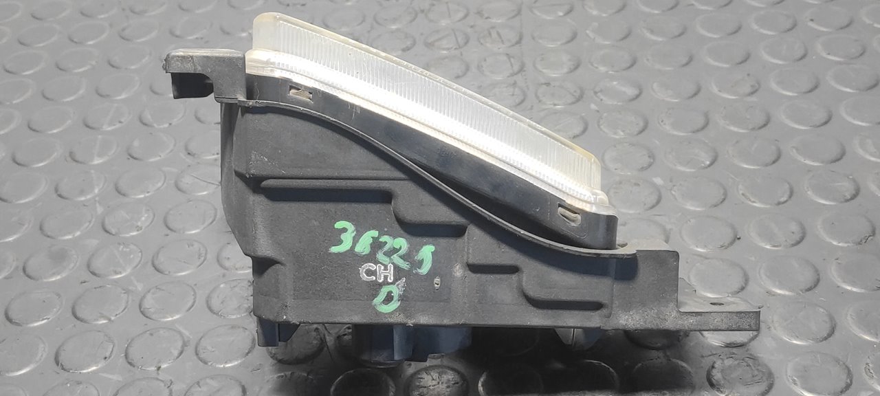 FARO ANTINIEBLA DERECHO KIA CARNIVAL II - vista 4