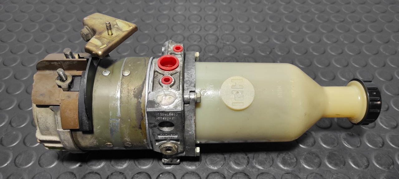 BOMBA DIRECCION RENAULT RAPID/EXPRESS (F40)