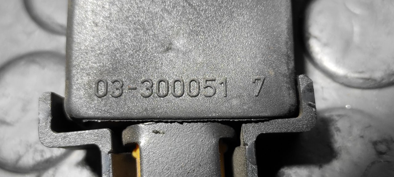 ENGANCHE CINTURON DELANTERO DERECHO OPEL COMBO (CORSA B) - vista 2