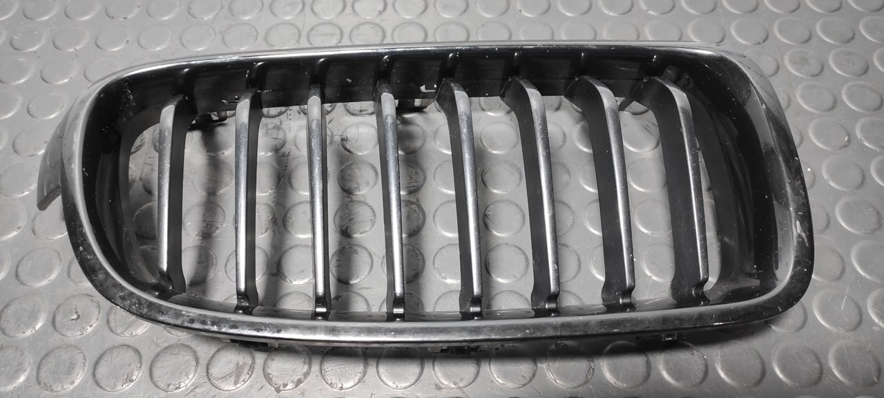 REJILLA DELANTERA BMW SERIE 3 LIM. (F30)