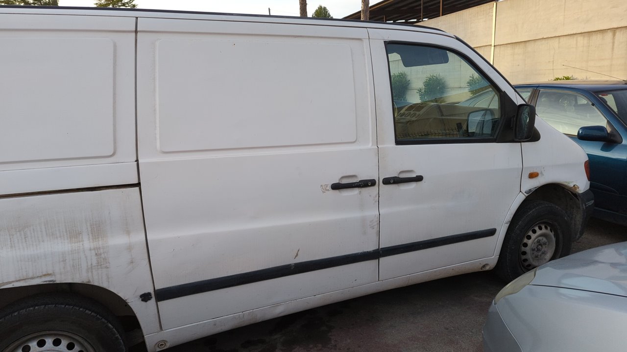 REJILLA DELANTERA MERCEDES-BENZ VITO (W638) CAJA CERRADA - vista 11