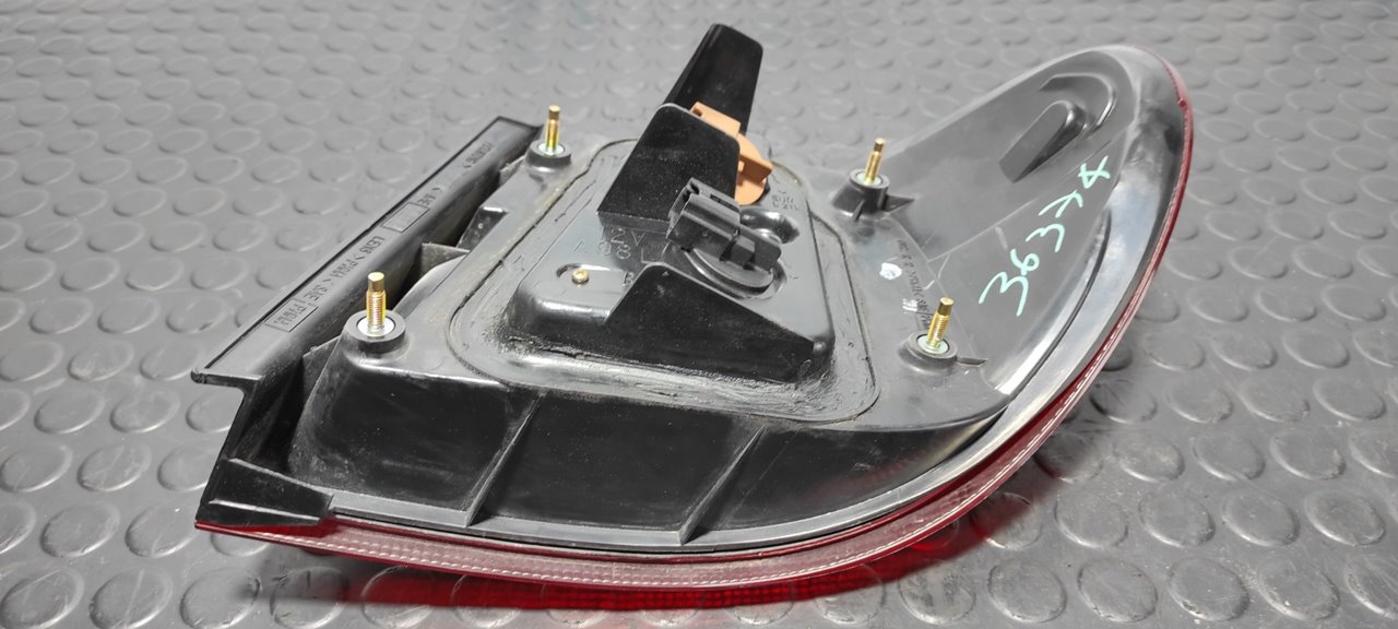 PILOTO TRASERO IZQUIERDO NISSAN ALMERA (N16/E) - vista 4