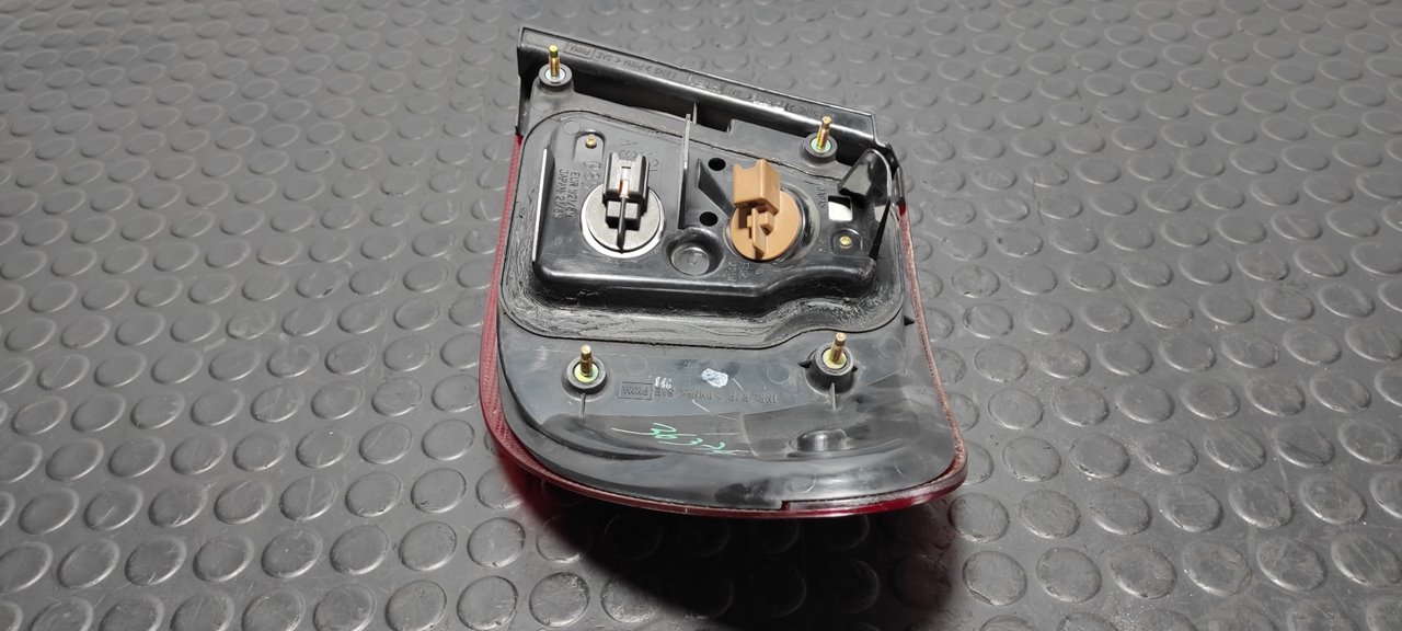 PILOTO TRASERO IZQUIERDO NISSAN ALMERA (N16/E) - vista 5