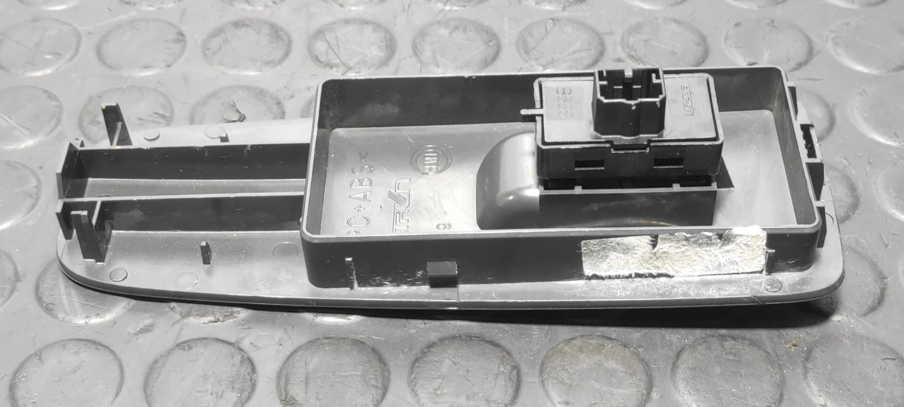 MANDO ELEVALUNAS DELANTERO DERECHO FIAT DUCATO MAXI CAJA ABIERTA (09.2006 =>) - vista 4