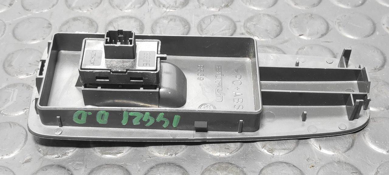 MANDO ELEVALUNAS DELANTERO DERECHO FIAT DUCATO MAXI CAJA ABIERTA (09.2006 =>) - vista 2