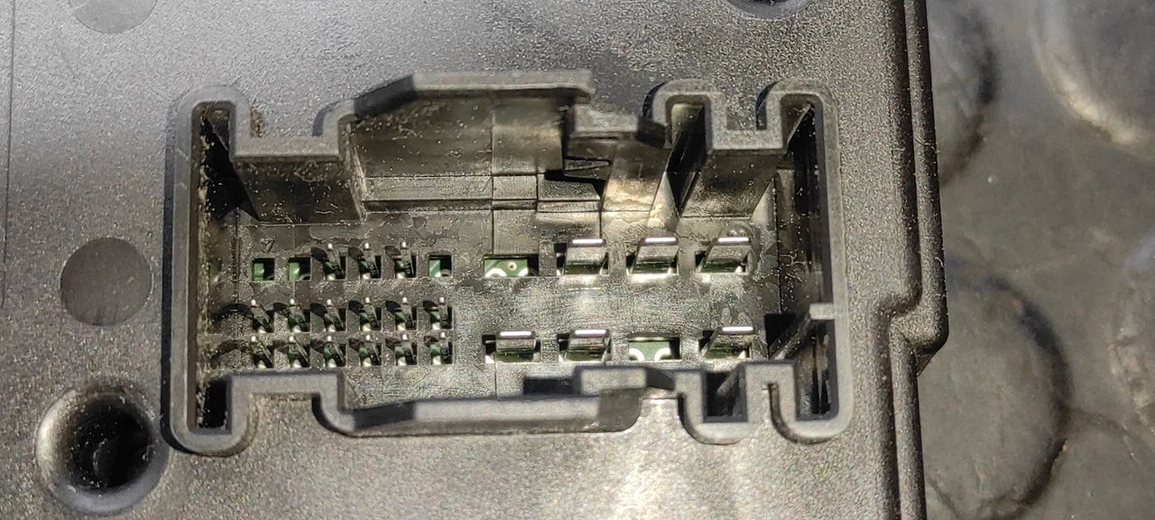 CAJA RELES / FUSIBLES BMW SERIE 3 LIM. (F30) - vista 4