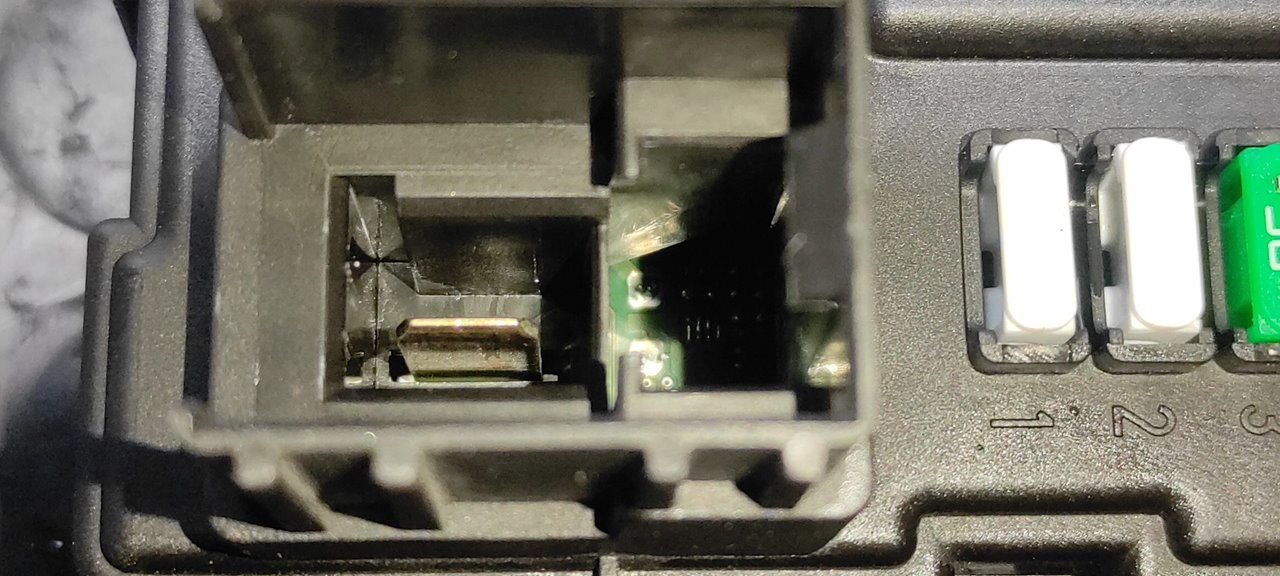 CAJA RELES / FUSIBLES BMW SERIE 3 LIM. (F30) - vista 3