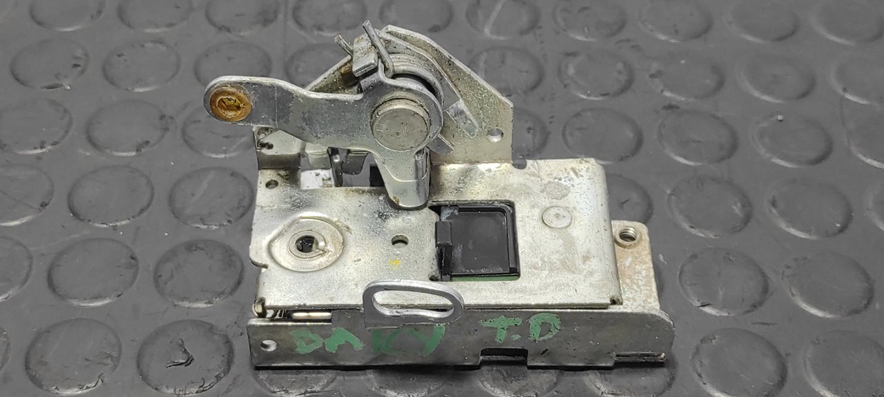 CERRADURA PUERTA TRASERA DERECHA IVECO DAILY CAJA CERRADA (2006 =>)