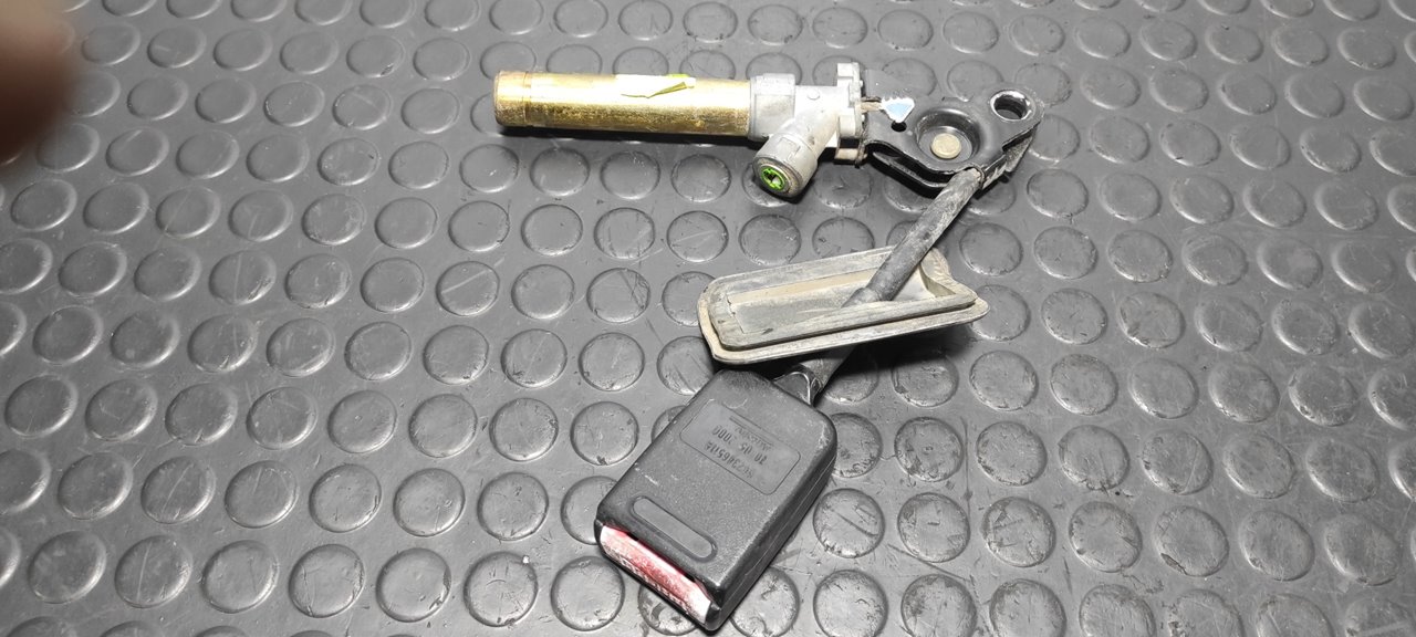 ENGANCHE CINTURON DELANTERO DERECHO PEUGEOT PARTNER (S1) - vista 4