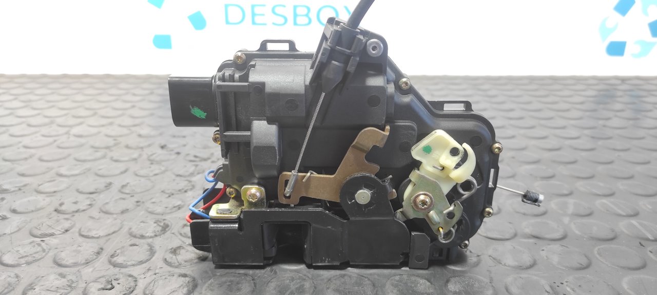 CERRADURA PUERTA DELANTERA DERECHA VOLKSWAGEN GOLF IV BERLINA (1J1) - vista 5