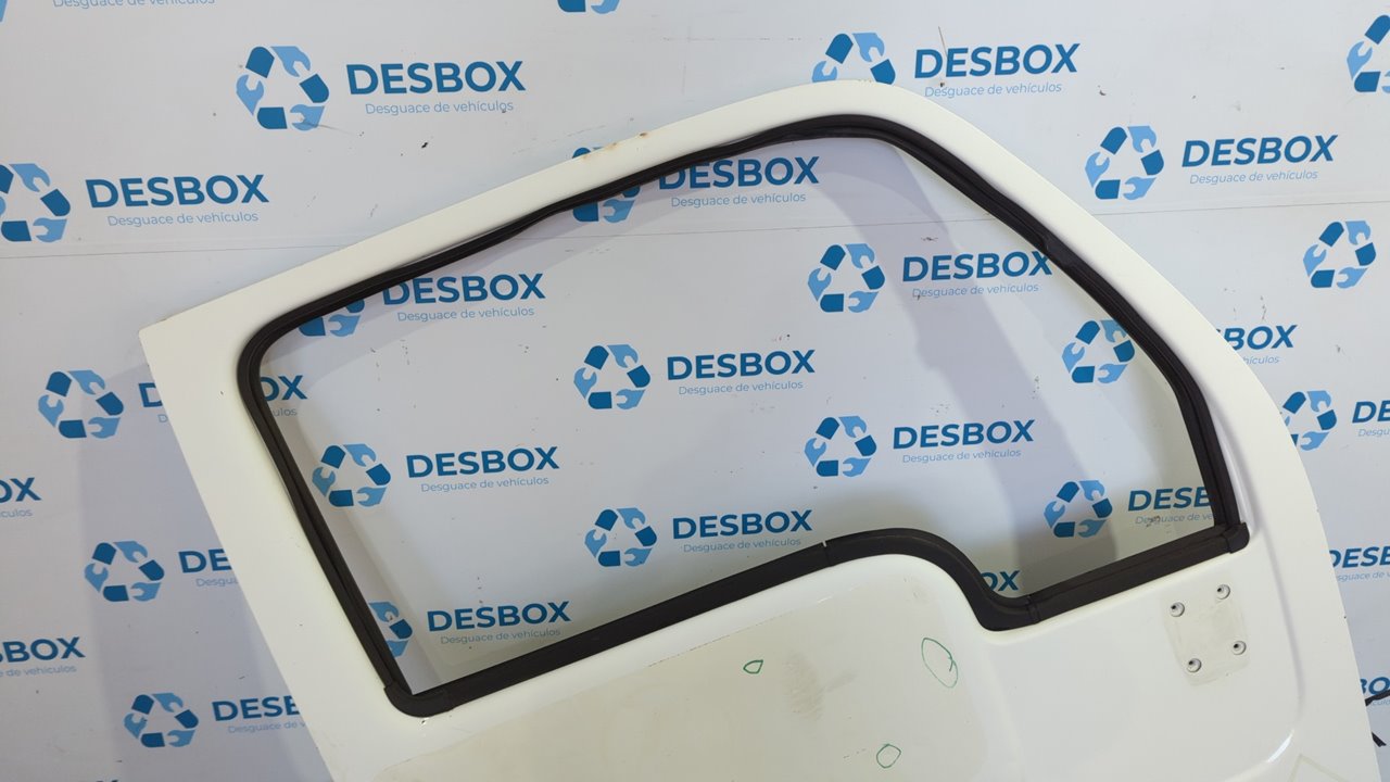 PUERTA DELANTERA DERECHA NISSAN CABSTAR - vista 5