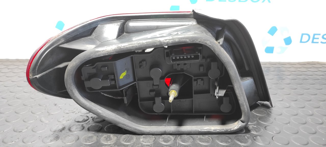 PILOTO TRASERO DERECHO CITROEN XSARA BERLINA - vista 5