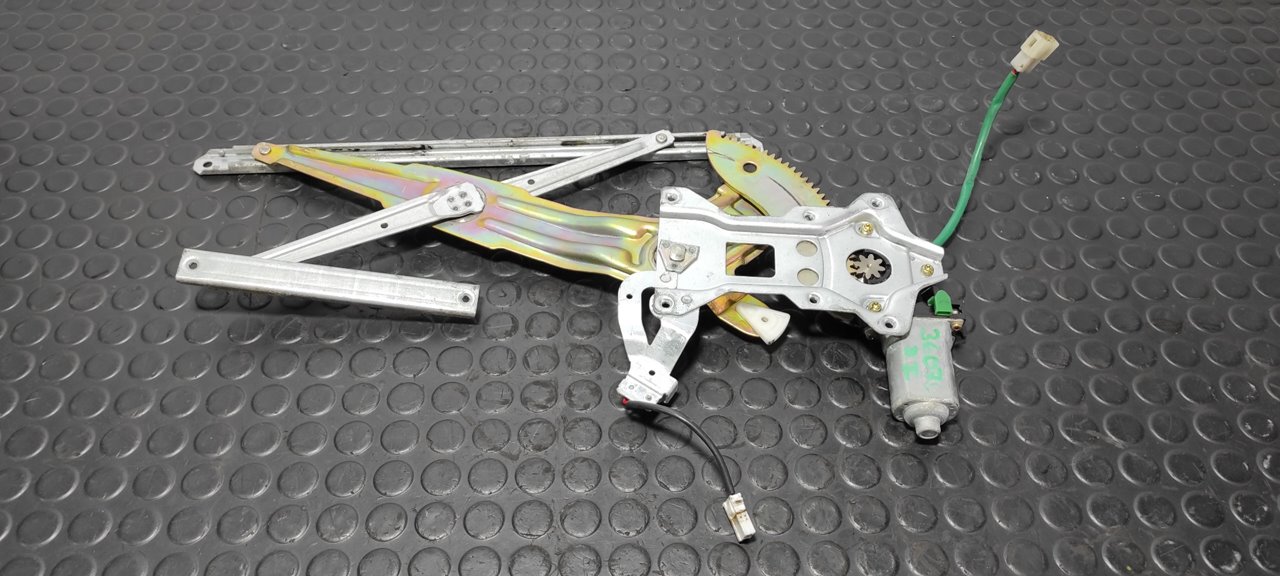 ELEVALUNAS DELANTERO IZQUIERDO MITSUBISHI L 200 (K6/7)