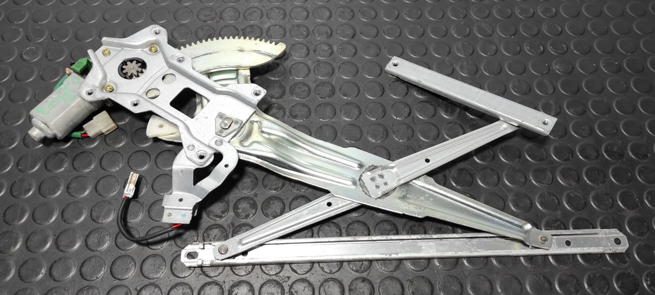 ELEVALUNAS DELANTERO DERECHO MITSUBISHI L 200 (K6/7) - vista 2